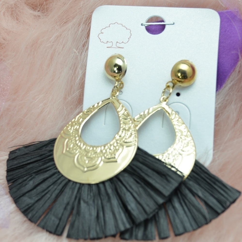 Fan Earrings Black